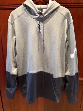 Nike Two-Tone Therma-fit Gray and Black Pullover Hoodie